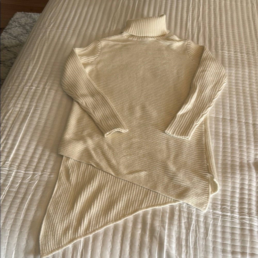 Cream turtleneck Knit Sweater